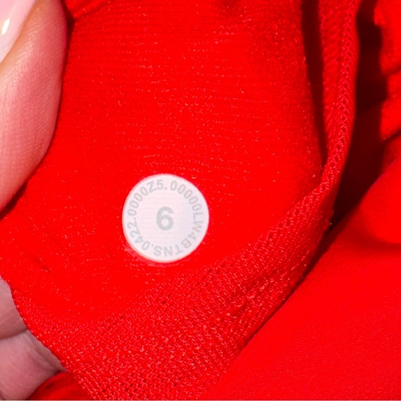 Lululemon Wunder Puff Cropped Vest – Grenadine Red – Size 6 - Picture 4 of 6